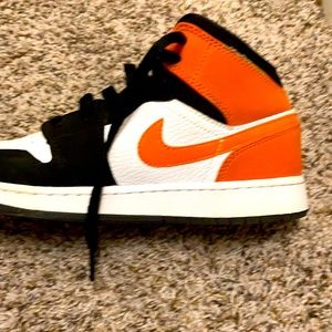 Jordan shattered backboards. (MID) GS 4.5